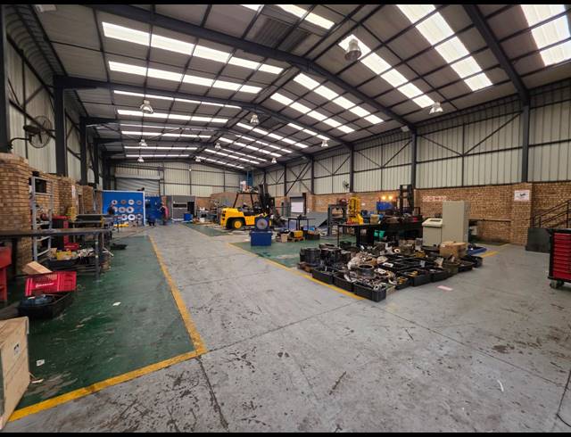 720M² WAREHOUSE TO LET IN RAND LEASE